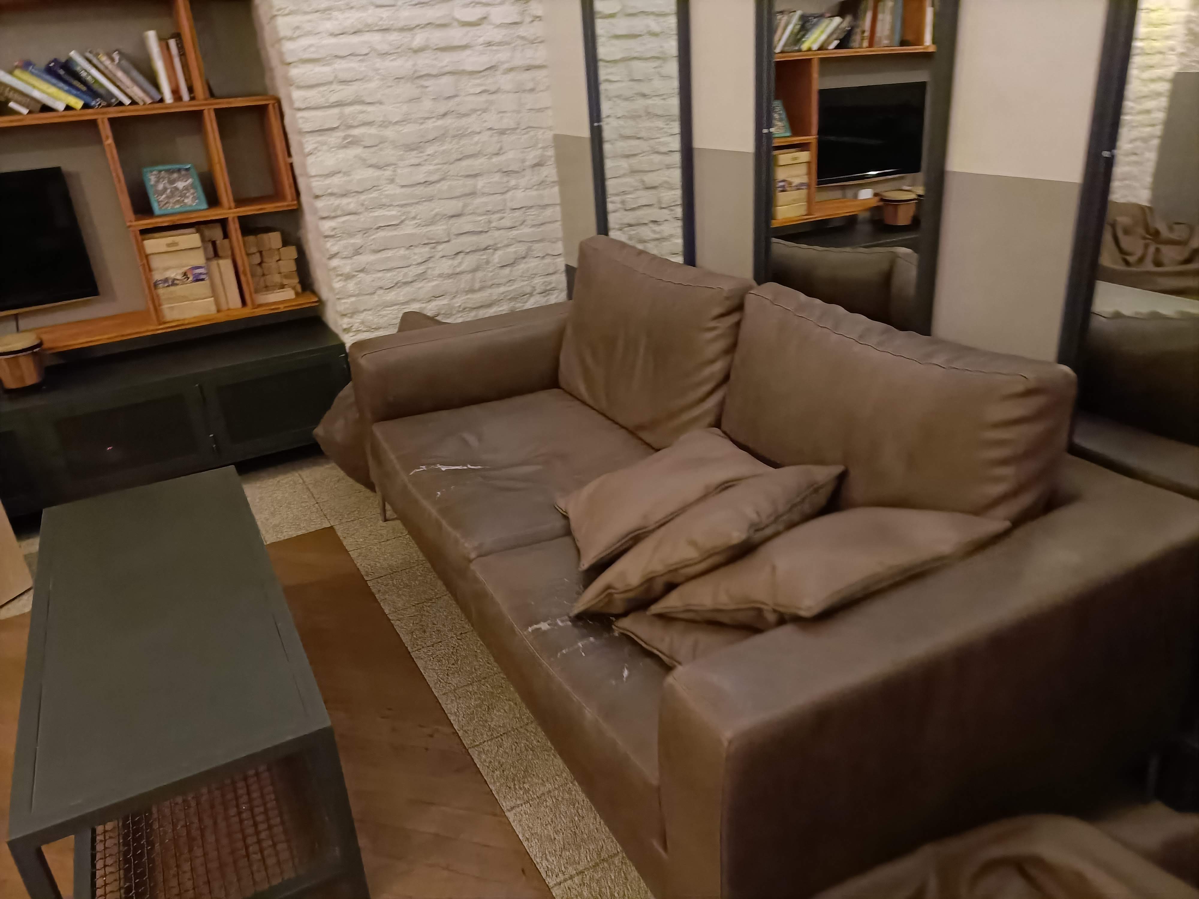 Na gaučíku jsem se vyspal hůře než u Fedeho na zemi